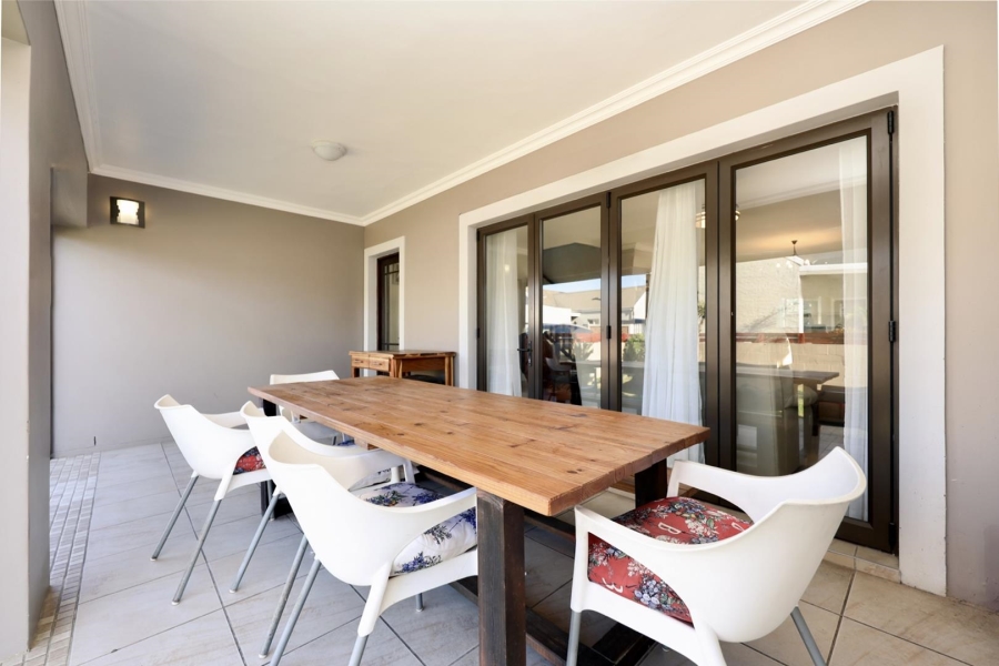 3 Bedroom Property for Sale in Kraaibosch Western Cape